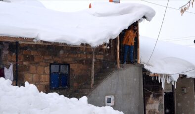 Muş’ta Bazı Köylerde Evler Kar Altında Kaldı