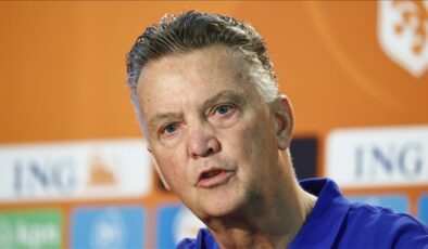 Louis van Gaal prostat kanserine yakalandığını açıkladı