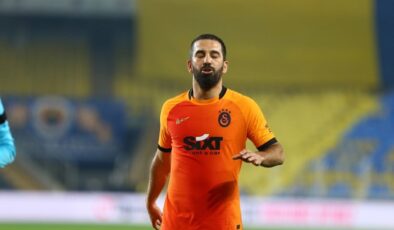 Arda Turan’dan kafa karıştıran paylaşım! Yeni takımı belli oldu, orada görüldü…