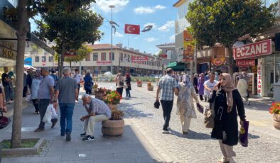 Kurban Bayramı öncesi şehrin simgesi Milli Kuvvetler Caddesi’nde yoğunluk.