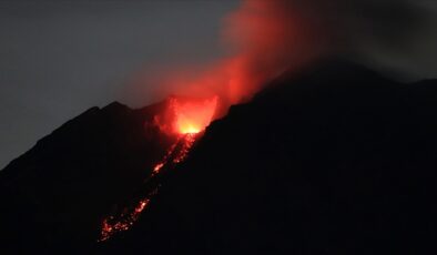 Japonya’daki Sakurajima Yanardağı’nda patlama oldu