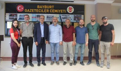 Gelecek Partisi Genel Başkan Yardımcısı Yardım gazetecilerle buluştu