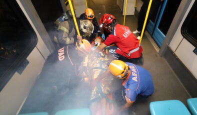 Bursa metrosunda nefes kesen tatbikat￼