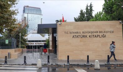 Öğrenciler İBB’nin Atatürk Kitaplığı’nı kullanıma kapatmasına tepkili