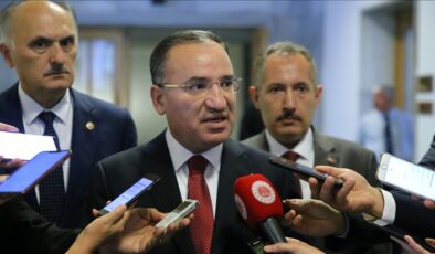 Adalet Bakanı Bozdağ: Başörtüsüne anayasal güvence konusundaki çalışmalar pazartesi gününe kadar netleşecek