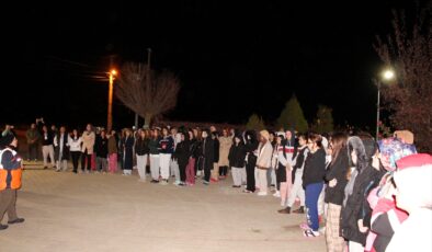 <strong>Pazaryeri’nde “Deprem Anı Çök, Kapan, Tutun ve Tahliye Tatbikatı”</strong>