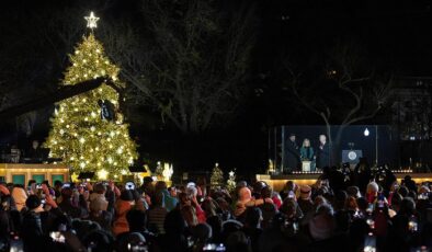 <strong>Beyaz Saray’da geleneksel Noel ağacı aydınlatıldı</strong>