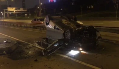 Kadıköy’de direksiyon hakimiyetini kaybeden sürücünün otomobili takla attı