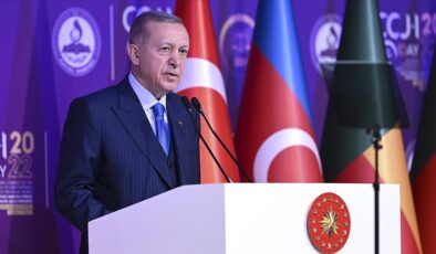 Cumhurbaşkanı Erdoğan: Göçmenlere kapı duvar olan kurumlar, PKK’lı ve FETÖ’cü teröristlere hoşgörülü davranıyor