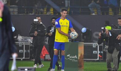 <br>Al Nassr, Cristiano Ronaldo için imza töreni düzenledi