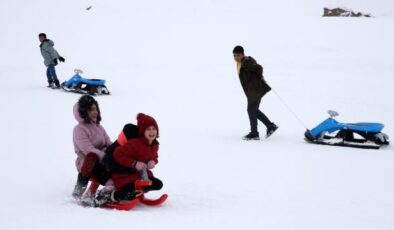 Ardahan ve Ağrı’nın bazı ilçelerinde eğitime kar engeli