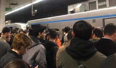 İstanbul’da yolcular metroda mahsur kaldı