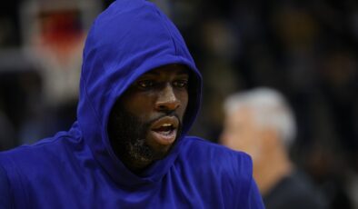 NBA, rakibinin yüzüne vuran Draymond Green’e süresiz uzaklaştırma cezası verdi