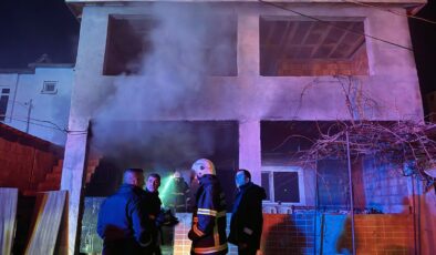 Edirne’de evde çıkan yangın itfaiye ekiplerince söndürüldü