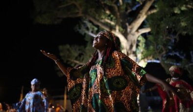 Senegal’de baobab ormanındaki geleneksel gösteriler ülke kültüründen renkli kesitler sunuyor