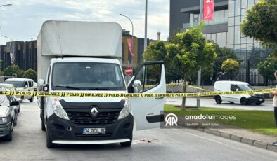 Bursa’da yolunu kestiği husumetlisini silahla yaralayan şüpheli gözaltına alındı