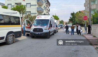 Bursa’da hafif ticari araç ile servis minibüsünün çarpıştığı kazada 11 kişi yaralandı