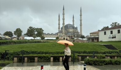 Edirne’de sağanak etkili oluyor