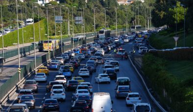 İstanbul’da haftanın dördüncü iş gününde trafikte yoğunluk yaşanıyor