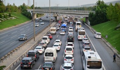 İstanbul’da sabah saatlerinde trafik yoğunluğu yaşanıyor