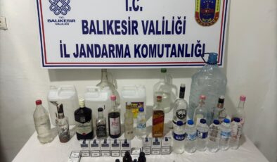 Balıkesir’de jandarma operasyonunda 30 litre sahte içki ele geçirildi