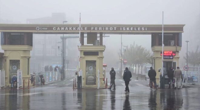 Çanakkale Boğazı sis nedeniyle transit gemi geçişlerine kapatıldı